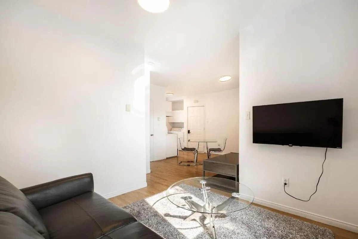 C 09 - 1 Bedroom Apartment Montreal