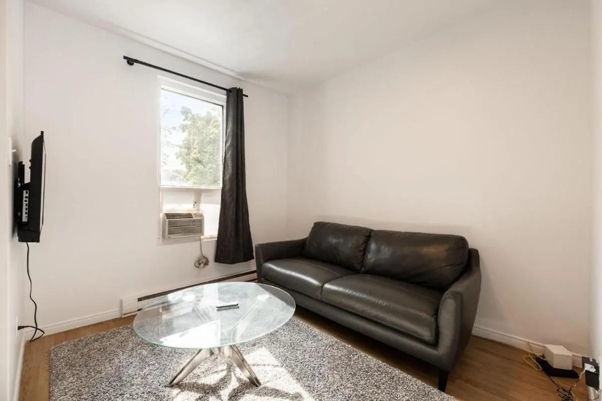 C 09 - 1 Bedroom Apartment Montreal